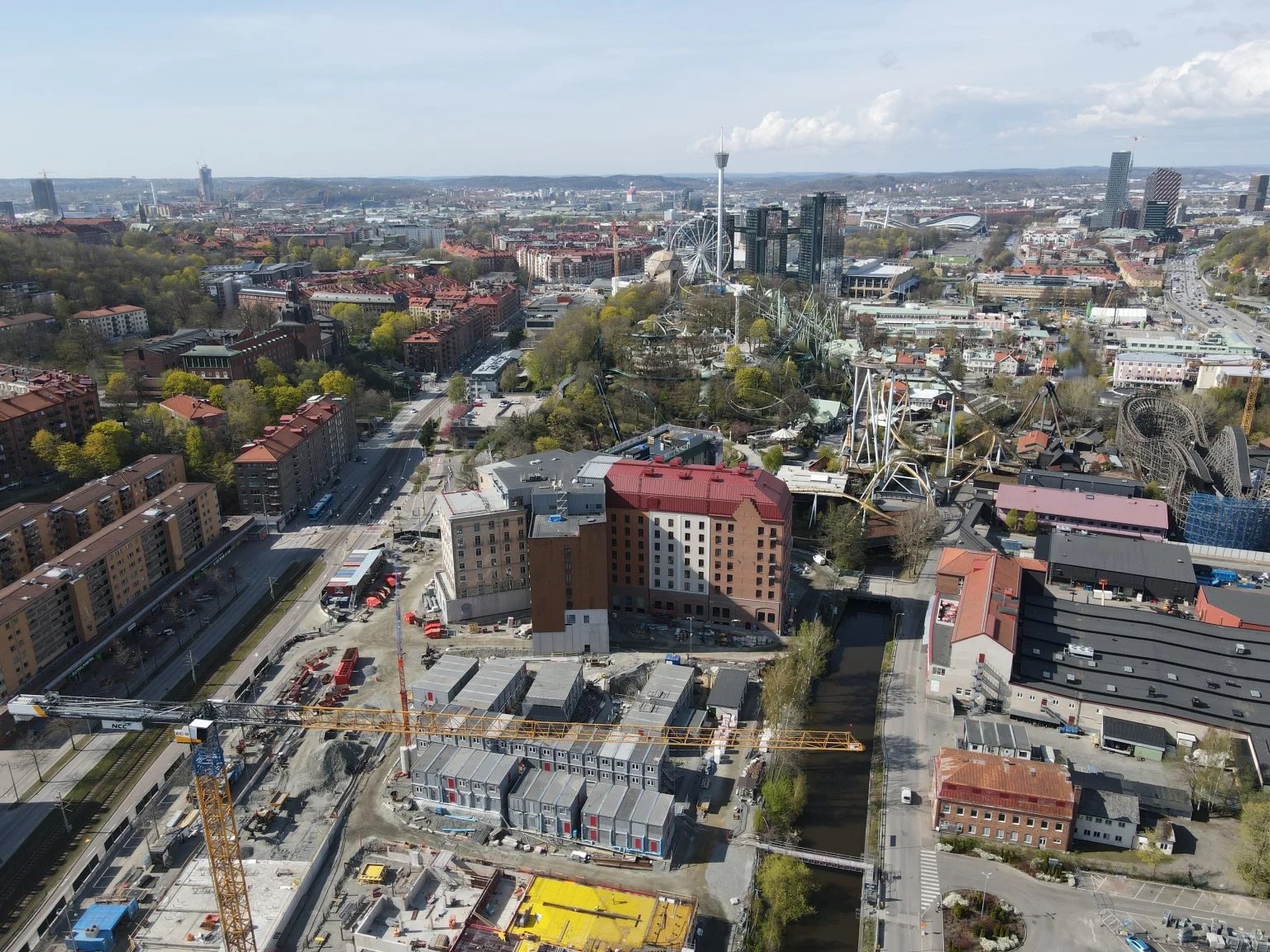 Grand Curiosa Hotel under bygget, drönarvy över Liseberg